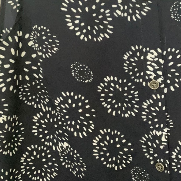 CAbi Women's Sleeveless Top in Navy and White - Picture 4 of 4